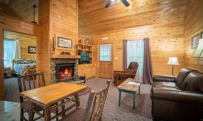 Sautee Nacoochee Cabin | Bear Hug - 3rd Night Free! See Details Below.