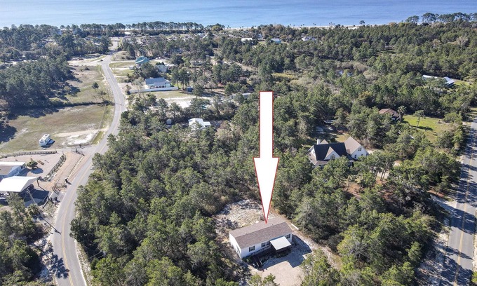 Carrabelle House | Bearfoot Bay Hideaway 3BR/2BA near Carrabelle Beach