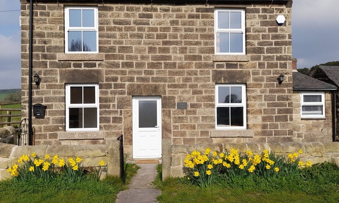 Crich House | Beau Cottage - Two Bedroom House, Sleeps 3