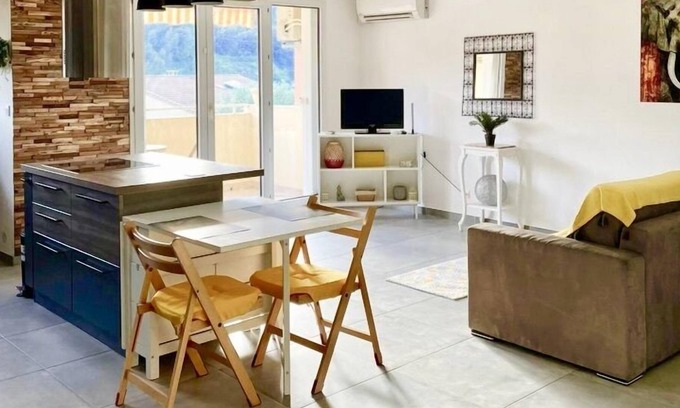Menton Apartment | Beau T2 au calme vue Montagnes à 4 km de la mer