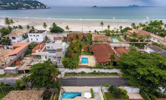 Jardim Virginia House | Beautiful house on Enseada beach - 150mts from the beach