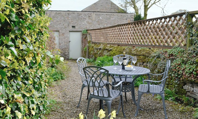 Carperby Cottage | Beautifully presented cottage, convenient village location and walks from the doorstep.