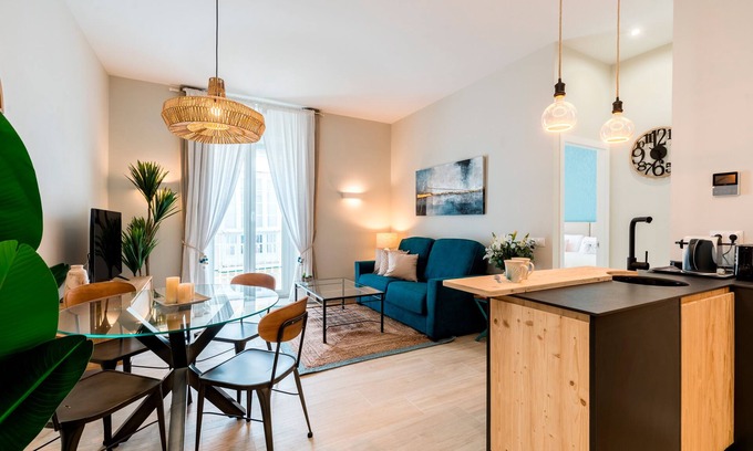 Old Town Apartment | Beautiful 1 bd apartment in the historic center of Cadiz. Sagasta
