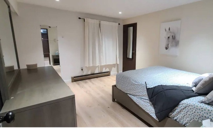 Bridle Trails Condo | Beautiful 1 bed, 1bath condo in the heart of Bellevue!