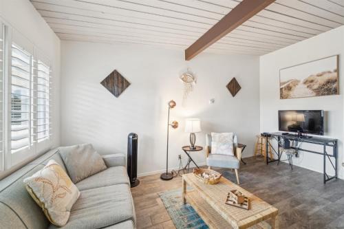 Carpinteria Apartment | Beautiful 1 Bed Beach Condo #224