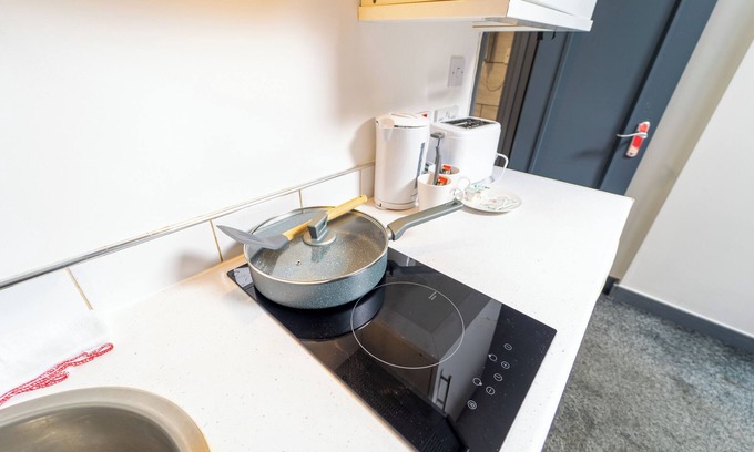 Selly Oak Apartment | Beautiful 1-bed Studio in Birmingham