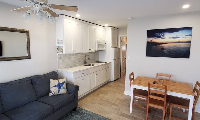 Cape May - Wildwood Condo | Beautiful 1 bedroom condo steps away from the beach and boardwalk.