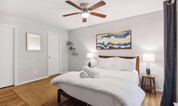 Coronado Hills Apartment | Beautiful 1BD/1BA in University Hills 4729