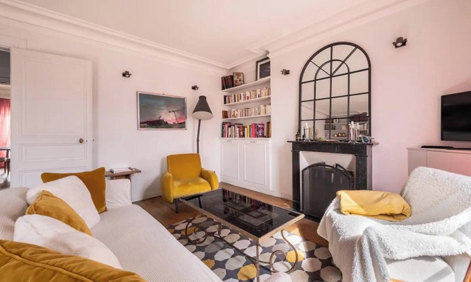 Batignolles Apartment | Beautiful 1BD Parasian Apartment—Batignolles