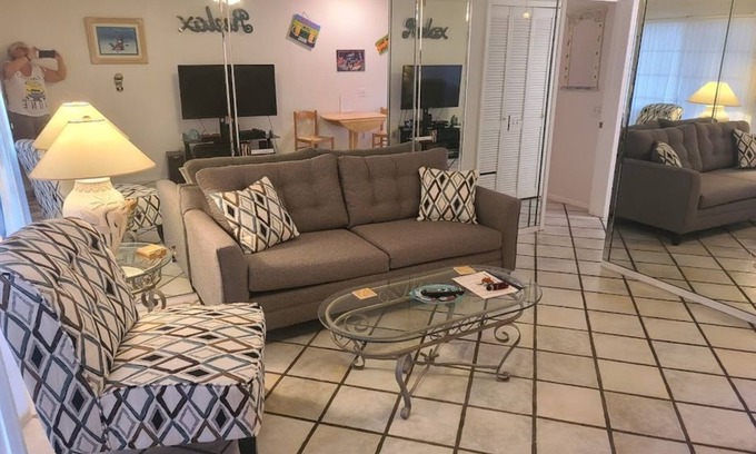Lutz Condo | Beautiful 1br/1bath condo located in Paradise Lakes Clothing Optional Resort
