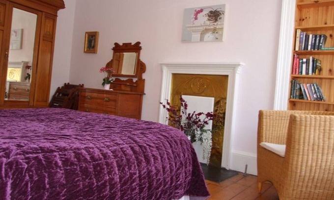 New Town Apartment | Beautiful 2 Bedroom Apartment in Historic Central Edinburgh