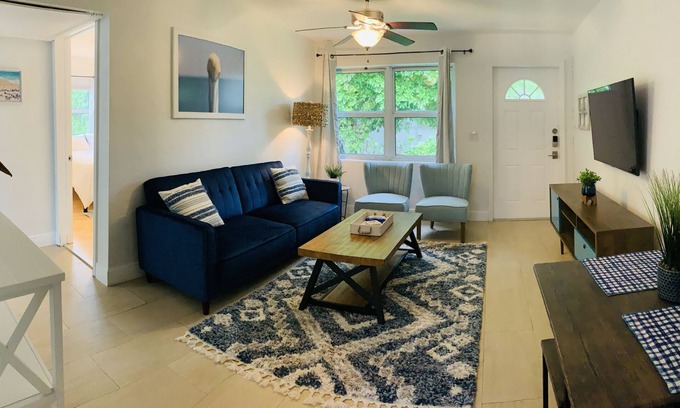Dania Beach Apartment | Beautiful 2 - Bedroom Rental Unit near the Beach