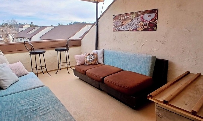 Grantville Apartment | Beautiful 2 Level Loft in Mission Valley, San Diego. 2 Bed 2 Bath, parking+pool!
