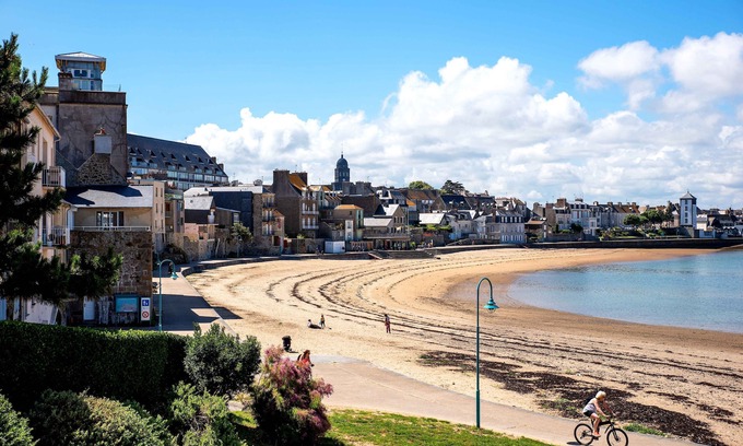 Saint-Servan Apartment | Beautiful 2 rooms, 500 m beaches, shops on foot