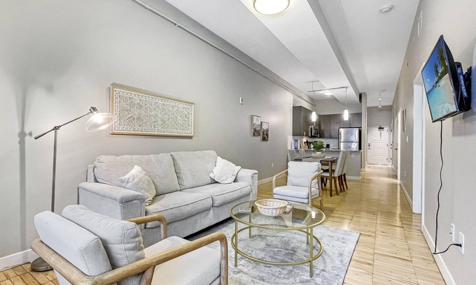 Downtown Des Moines Apartment | Beautiful 2BR/2BA in Bldg connected to Skywalk