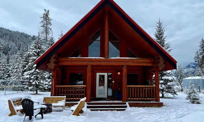 Golden Cabin | Beautiful 2BR Wooden Cabin