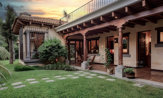 Antigua Guatemala House | Beautiful 3-bedroom+ house in charming, colonial Antigua Guatemala