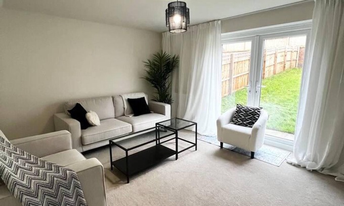 Bradford House | Beautiful 3-bed House in Bradford