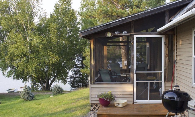 Pine River Cabin | Beautiful (3 bed) Lakeside Cabin on Private Lake
