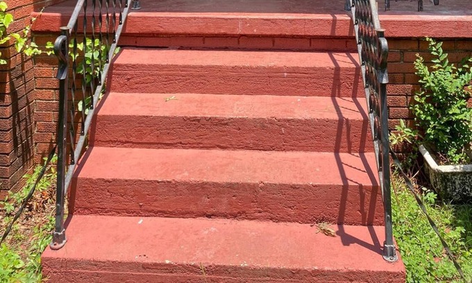 Montgomery House | Beautiful 4 bedroom Home in Capitol Heights minutes to downtown.