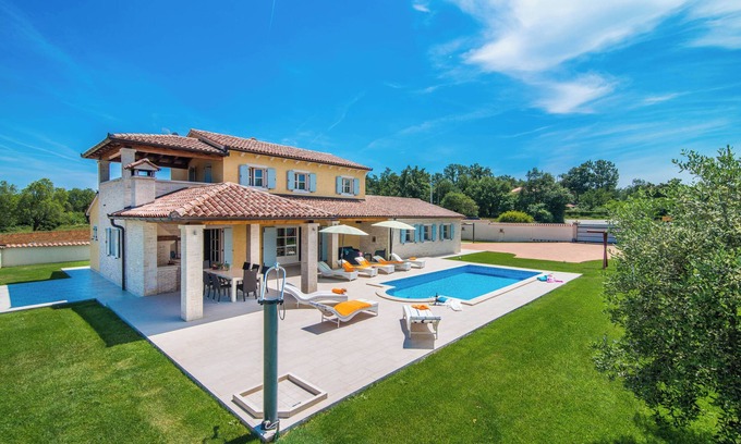Pavicini Villa | Beautiful 4 bedroom villa on peaceful location in village Pavićini