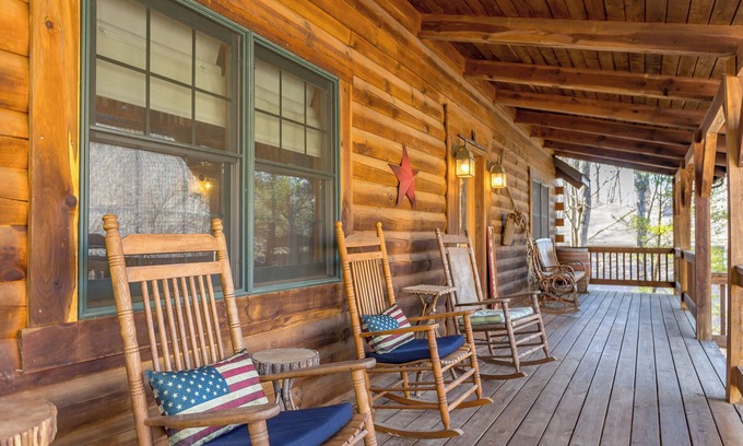 Massanutten Cabin | Beautiful 5-Bedroom Cabin Heart of Massanutten - NEW!