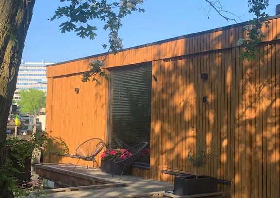 Rijnbuurt Apartment | Beautiful Amstel houseboat