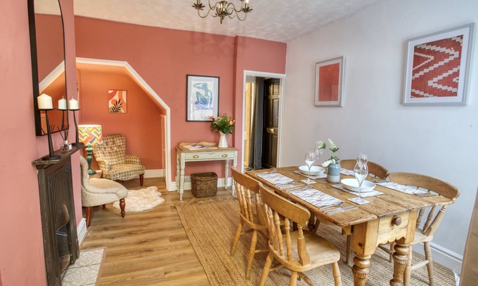 Lincoln House | Beautiful and Cosy Home | Free Parking & Wi-Fi