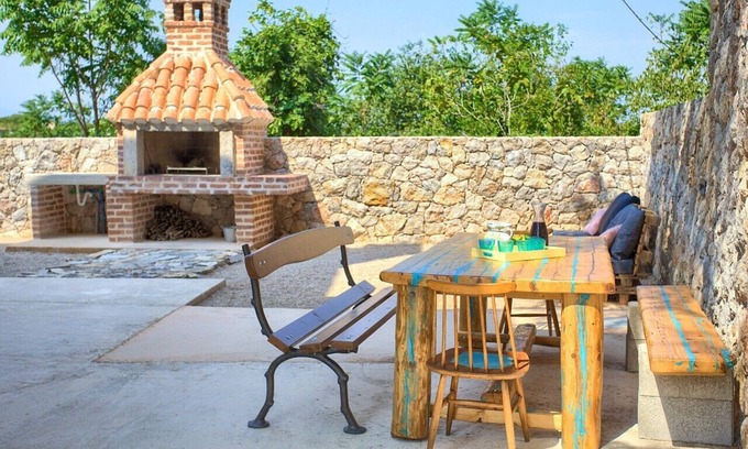 Vrh Villa | Beautiful and fully equipped villa with pool