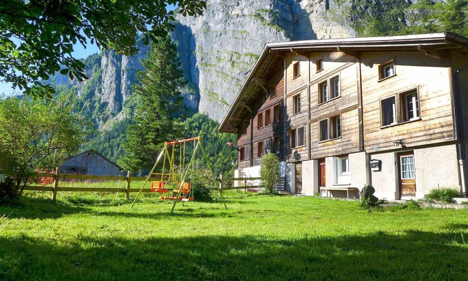 Reichenbach House | Beautiful apartment in villa for 8 guests with WIFI, TV, patio, panoramic view and parking