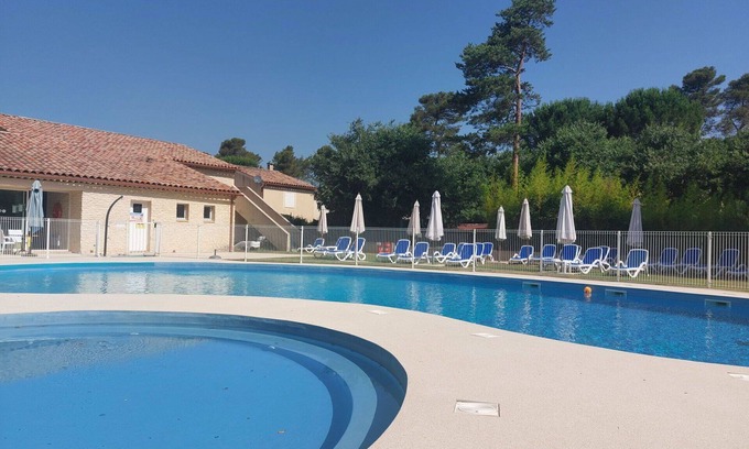 Nans-les-Pins Apartment | Beautiful apartment for 6 people with WIFI, pool, TV and terrace