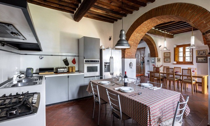 Pienza House | Beautiful apartment in villa for 6 people with A/C, WIFI, TV and veranda, close to Montepulciano