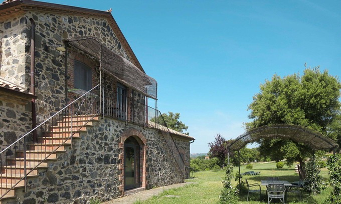 Bolsena House | Beautiful apartment in villa for 4 people with pool, TV, patio, pets allowed and parking
