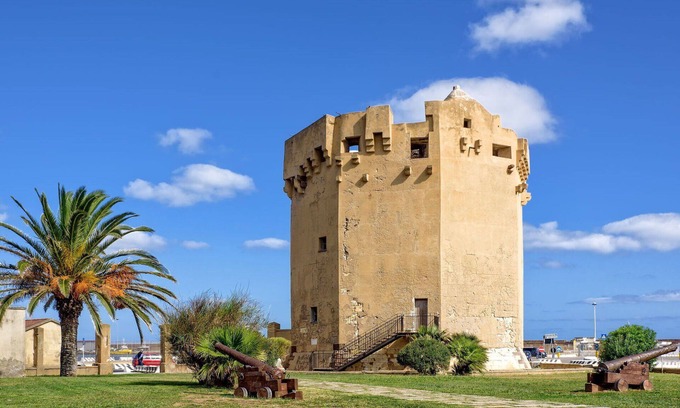 Porto Torres Apartment | Beautiful apartment for 3 guests with WIFI, A/C, TV and balcony