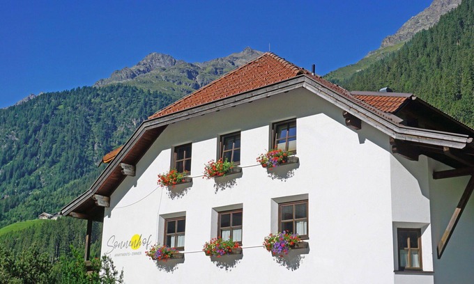 Kaunertal Apartment | Beautiful apartment for 4 guests with WIFI, TV, balcony and pets allowed