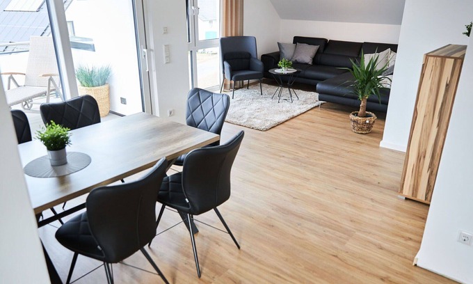 Helden Apartment | Beautiful apartment for 4 people with WIFI, TV, balcony and pets allowed
