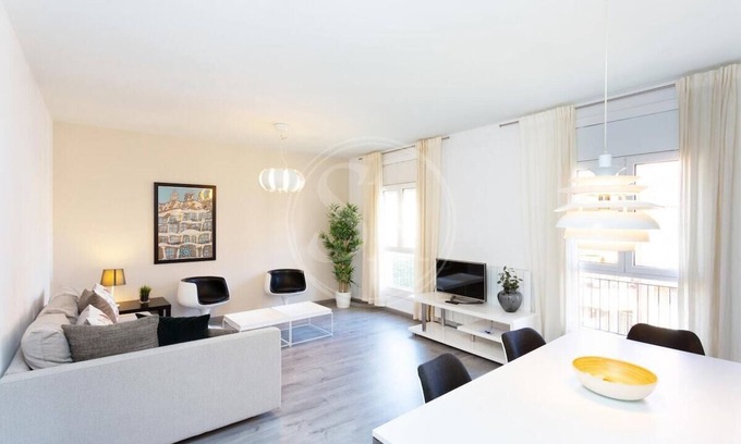 El Camp de l'Arpa del Clot Apartment | Beautiful apartment near the Sagrada Familia