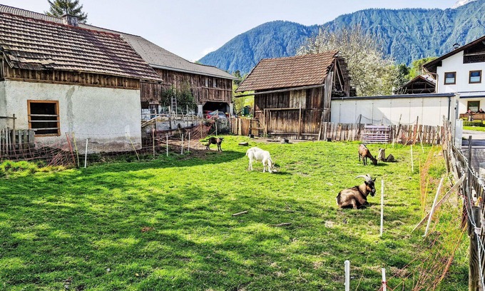 Fronhausen Apartment | Beautiful apartment for 4 people with WIFI, TV, patio and parking