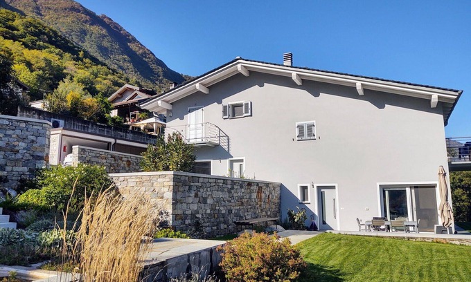 Samolaco Apartment | Beautiful apartment for 4 guests with A/C, WIFI, TV and patio