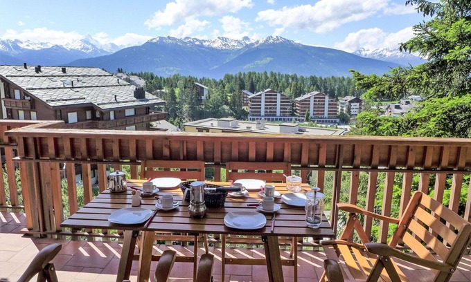 Lens Apartment | Beautiful apartment for 5 people with WIFI, TV, balcony and panoramic view
