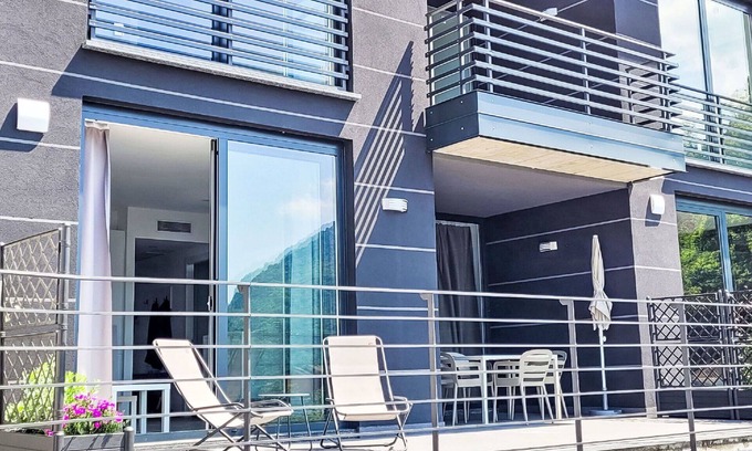 Nesso Apartment | Beautiful apartment for 3 people with A/C, WIFI, pool, TV and terrace