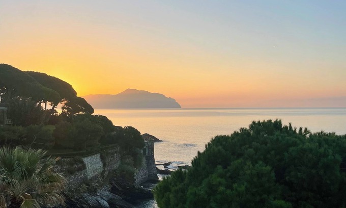Nervi Apartment | Beautiful apartment in front of the sea—2minutes from the beach-parking included