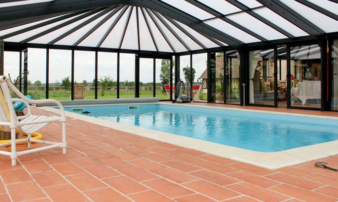 Corbon House | Beautiful apartment in villa for 3 guests with WIFI, pool, TV, patio and pets allowed