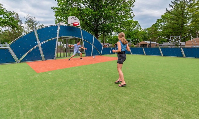 Schaarsbergen House | Beautiful apartment in villa for 4 guests with WIFI, pool, TV and terrace