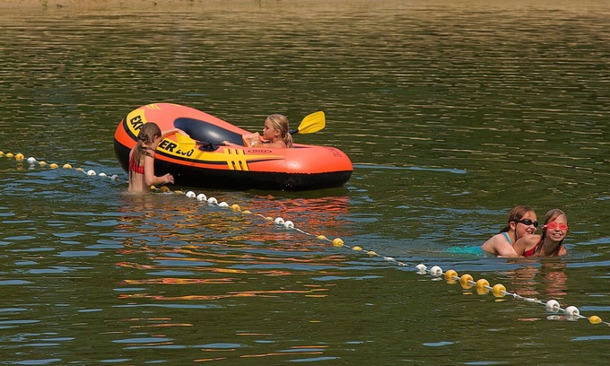 Belfeld House | Beautiful apartment in villa for 4 guests with WIFI, pool, TV and terrace