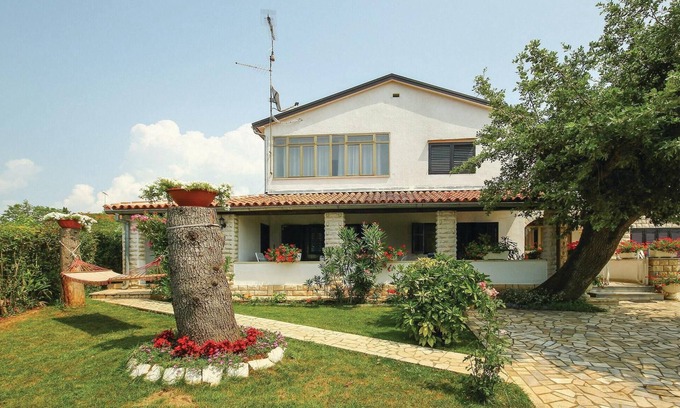 Kukci Apartment | Beautiful apartment in Porec with WiFi