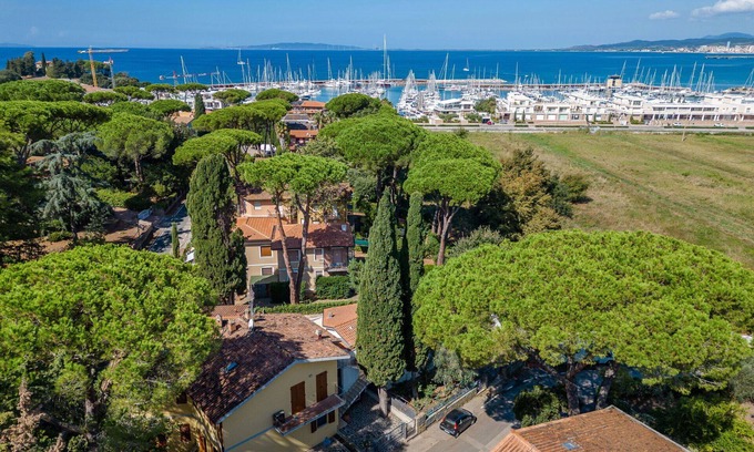 Scarlino Apartment | Beautiful apartment for 5 people with WIFI, A/C, TV, patio and pets allowed