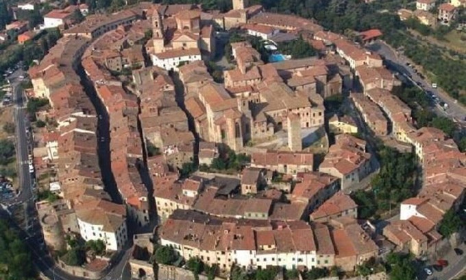 Lucignano Apartment | Beautiful apartment for 2 guests with A/C, WIFI, pool, close to Montepulciano