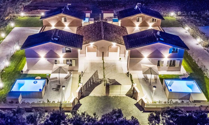 Cecina Apartment | Beautiful apartment for 7 guests with WIFI, A/C, private pool, TV, terrace, pets allowed and par.