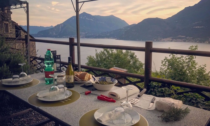 Naggio Apartment | Beautiful apartment for 4 guests with WIFI, TV, terrace and pets allowed